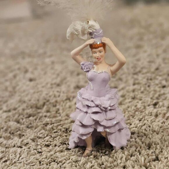 Hallmark Keepsake "Lucy Gets in Pictures" ornament - Picture 1 of 1